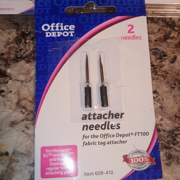 Office Depot Clear Fabric Tag Fasteners and Needles Set - Picture 3 of 3